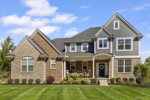 1930 Thorncrest Ct, Commerce Twp, MI, 48382-1588 | Card Image