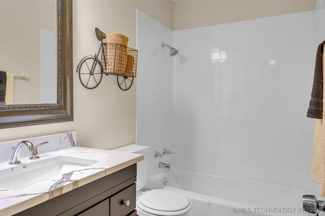 Updated hall bathroom | Image 17