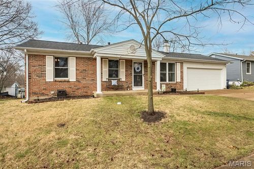 1237 Trails Dr, Fenton, MO, 63026-3647 | Card Image
