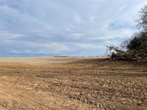 5 Lone Cedar Trl, New London, MO, 63459 | Card Image