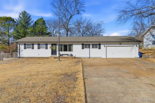 239 E Skyline Dr, Ballwin, MO, 63011-3151 | Card Image