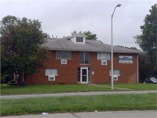 2-1921 Oxford Cir, Lexington, KY, 40504-1460 | Card Image