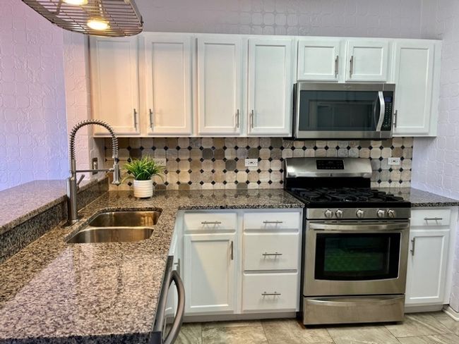 21148 W Cypress Ln, Townhouse with 2 bedrooms, 2 bathrooms and 2 parking in Plainfield IL | Image 10