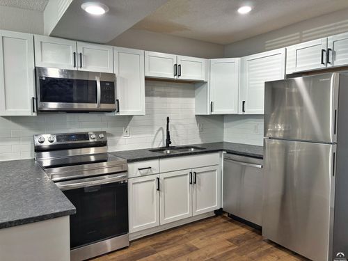 d3-1502 W 25th Ct, Lawrence, KS, 66046-4016 | Card Image