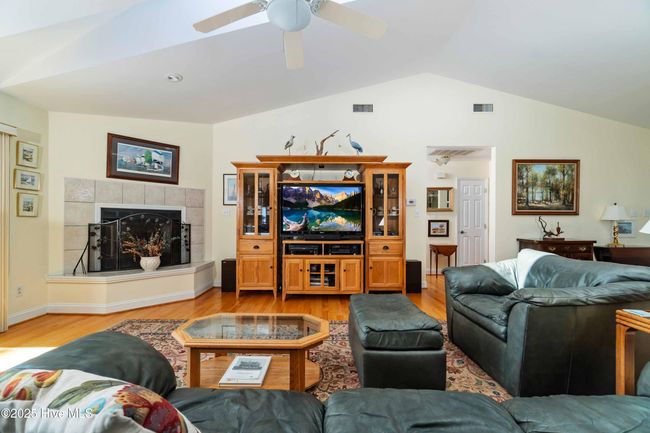 6042 Dolphin Rd, House other with 3 bedrooms, 2 bathrooms and 2 parking in Oriental NC | Image 12