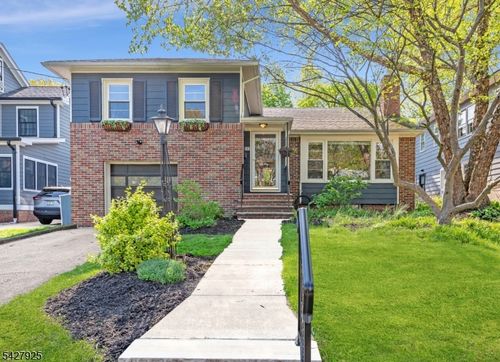 32 Yale St, Maplewood, NJ, 07040-2706 | Card Image