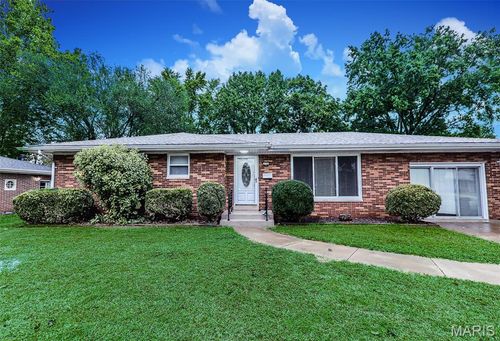 125 Barrington Dr, Belleville, IL, 62223-3601 | Card Image