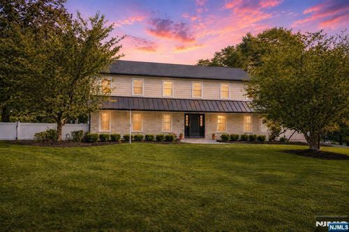3 Osborne Ct, Mahwah, NJ, 07430-1520 | Card Image