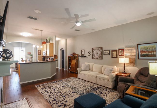 610 Winding Brook Ln, House other with 3 bedrooms, 2 bathrooms and null parking in Tyler TX | Image 8