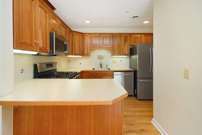 UNIT-3 - 19 Concord Greene, Condo with 2 bedrooms, 2 bathrooms and 1 parking in Concord MA | Image 12