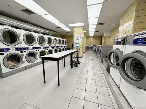 6d-41 Union Sq W, New York, NY, 10003-3236 | Card Image