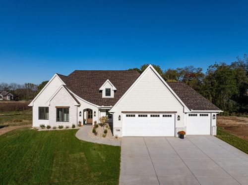 7180 Alvie Ln, Bettendorf, IA, 52722 | Card Image