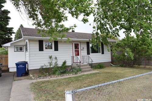 405 1st St W, Nipawin, SK, S0E1E0 | Card Image