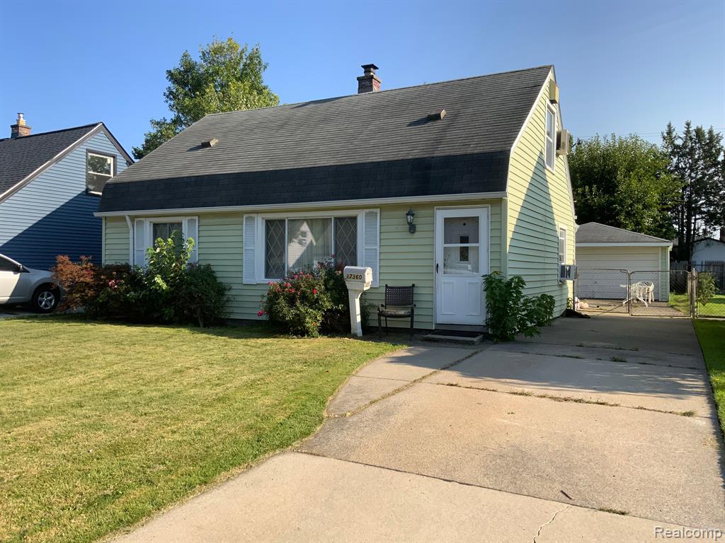 Lincoln Ave, Eastpointe, MI 48021