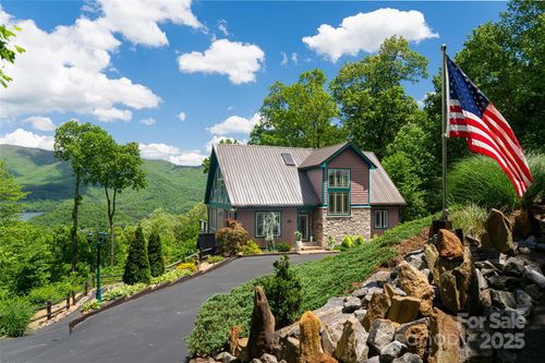 1 Wood Haven Ln, Black Mountain, NC, 28711-7709 | Card Image