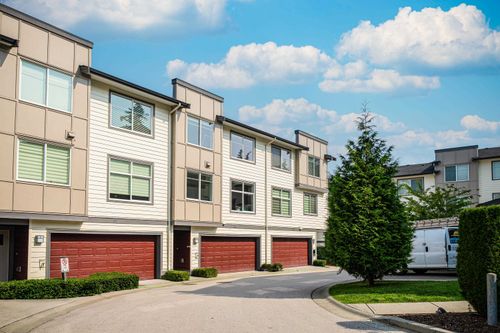 64-15665 Mountain View Dr, Surrey, BC, V3Z0W8 | Card Image