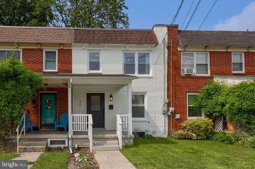 32 S Fulton St, MANHEIM, PA, 17545-1718 | Card Image