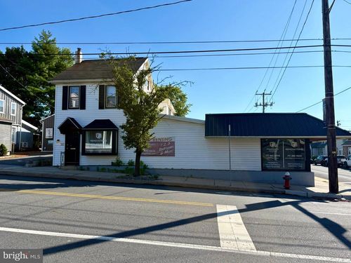 207 N Market St, ELIZABETHTOWN, PA, 17022-2000 | Card Image