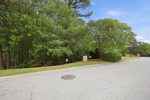 817 Oakhall Dr, Holly Springs, NC, 27540-8724 | Card Image
