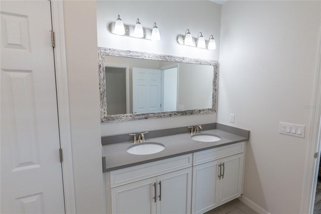13233 Lake Yale View Loop, House other with 3 bedrooms, 2 bathrooms and null parking in GRAND ISLAND FL | Image 9
