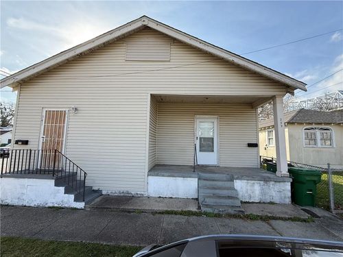 339 Franklin Ave, Gretna, LA, 70053-2018 | Card Image