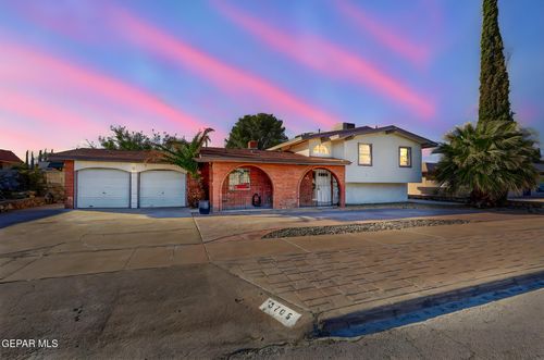 3705 Roslyn Dr, Horizon City, TX, 79928-6408 | Card Image