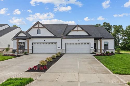5669 White Pine Ln, Fairfield Twp, OH, 45011-4586 | Card Image