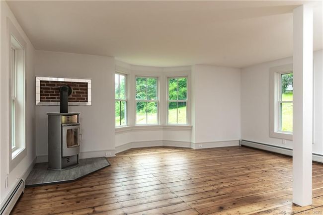 Living Area | Image 9