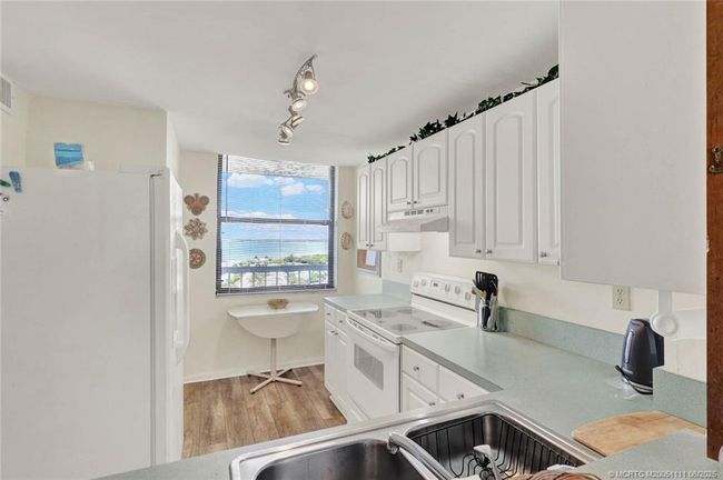 APT-1103 - 10600 S Ocean Dr, Condo with 2 bedrooms, 2 bathrooms and null parking in Jensen Beach FL | Image 10