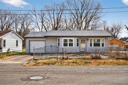 630 Charles St, Cape Girardeau, MO, 63701-4205 | Card Image