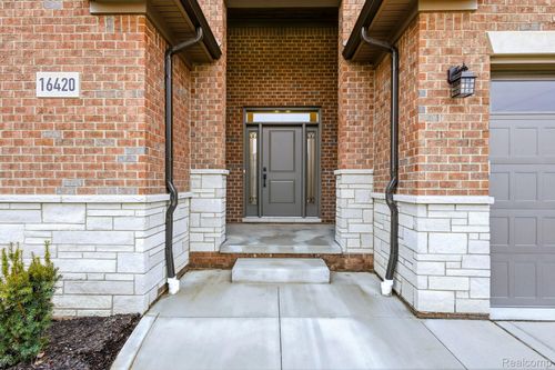 16420 Via Villagio, Macomb, MI, 48042-1067 | Card Image