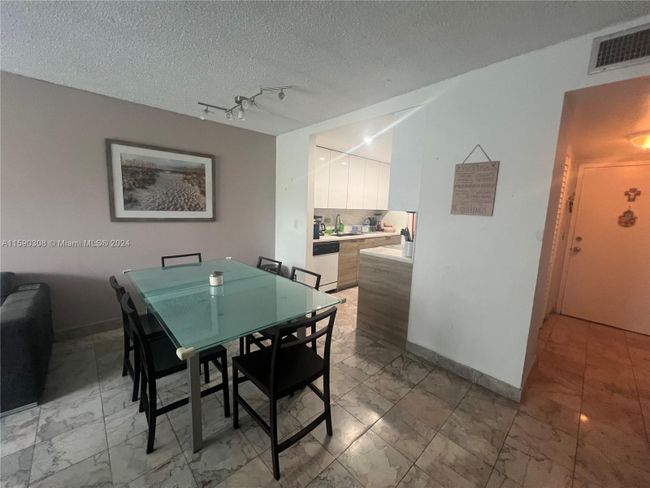 303 - 2350 Ne 135th St, Condo with 2 bedrooms, 2 bathrooms and null parking in North Miami FL | Image 6