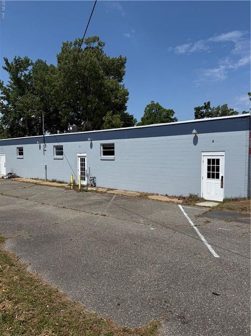 moye-5947 Jefferson Ave, Newport News, VA, 23605-3244 | Card Image