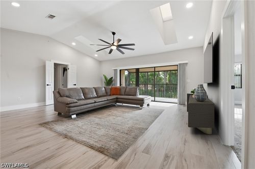 10-3207 Horse Carriage Way, NAPLES, FL, 34105-2842 | Card Image