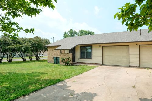 a-2900 Mesquite Ln, Georgetown, TX, 78628-2727 | Card Image