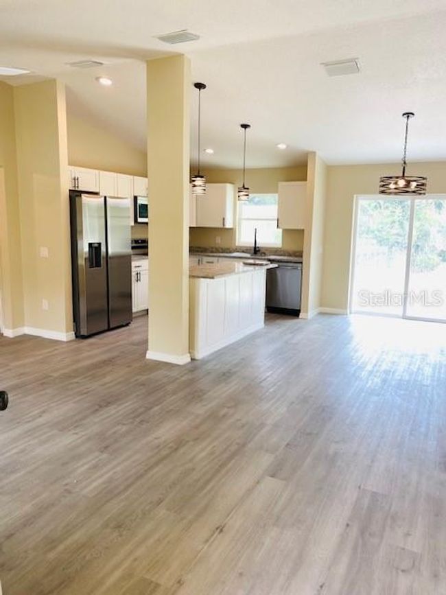410 Kilgore St, House other with 3 bedrooms, 2 bathrooms and null parking in Wildwood FL | Image 7