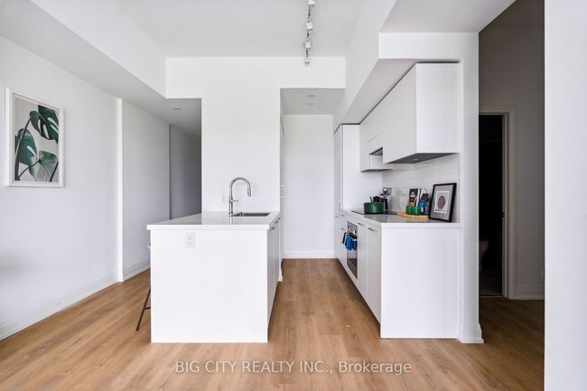 709 - 36 Brentcliffe Rd, Condo with 1 bedrooms, 1 bathrooms and null parking in Toronto ON | Image 6