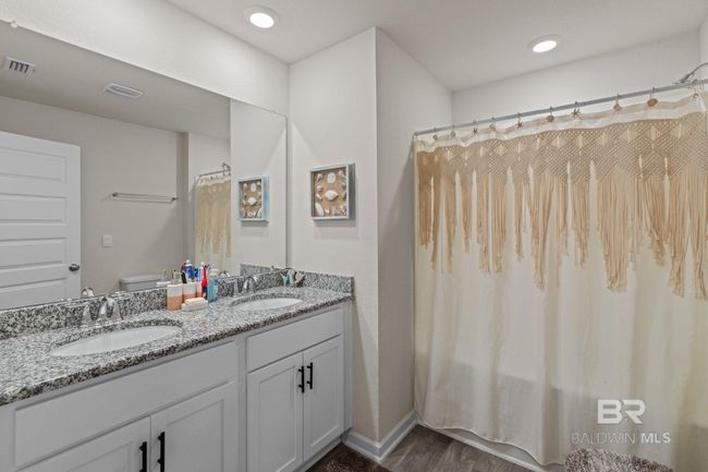 Bathroom | Image 30