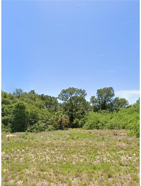 Land in LABELLE