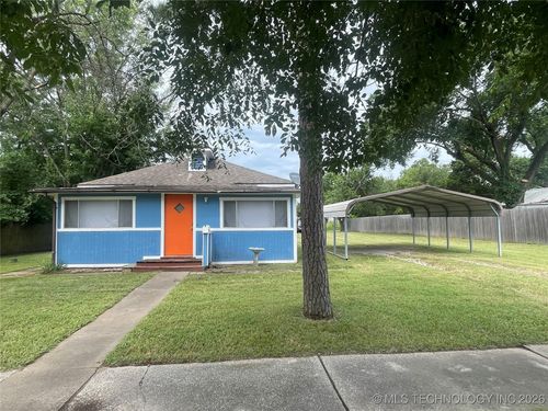 428 Hickory St, Nowata, OK, 74048-3322 | Card Image