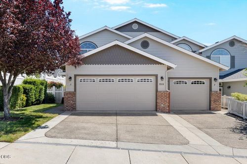 a-1508 Hollyhock Dr, Medford, OR, 97504-7230 | Card Image