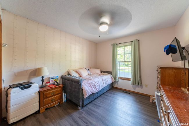 1803 Spring Garden Rd, House other with 3 bedrooms, 3 bathrooms and null parking in Marion IL | Image 22