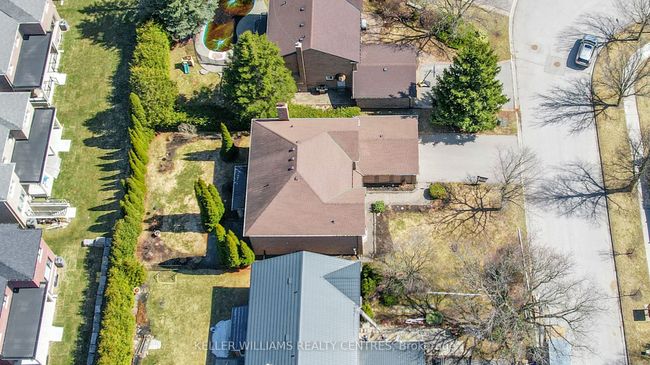 32 Petch Cres, House other with 4 bedrooms, 3 bathrooms and 4 parking in Aurora ON | Image 35