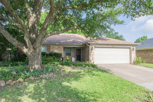 6306 Elmview Dr, Arlington, TX, 76018-2917 | Card Image