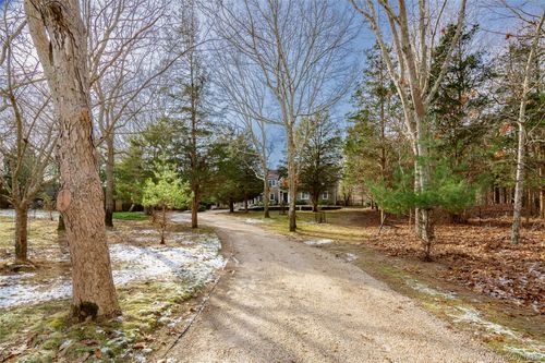 10 Deer Path, East Hampton, NY, 11937-4327 | Card Image