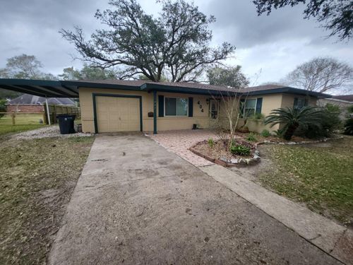 404 Crescent Dr, Bridge City, TX, 77611-4102 | Card Image