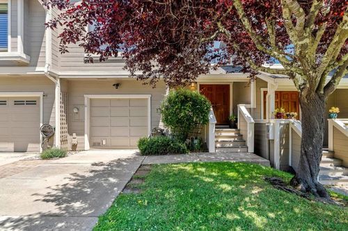 17 Carriage Ln, Scotts Valley, CA, 95066-4770 | Card Image