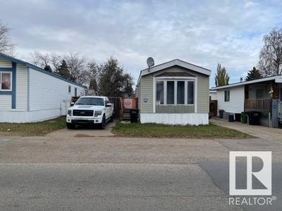 10770 Winterburn Rd Nw, House other with 3 bedrooms, 1 bathrooms and 1 parking in Edmonton AB | Image 2