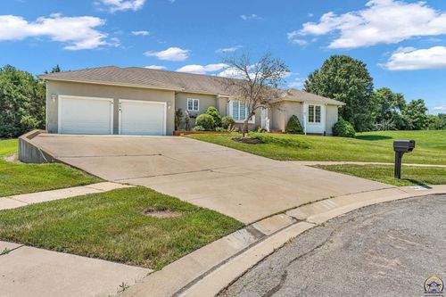 954 Sw Woodbridge Ct, Topeka, KS, 66606-4600 | Card Image