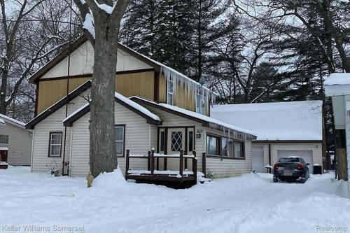 319 Beverly Dr, Prudenville, MI, 48651-9324 | Card Image